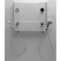 quadro-di-comando-a-muro-con-doccette-per