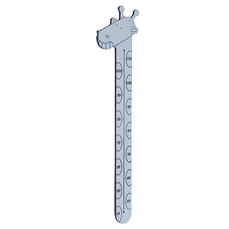 Growth chart in the shape of a giraffe’s neck